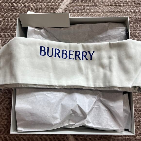 Burberry Marsh Rain Boots Women's Black Solid Size 40 - Picture 9 of 11